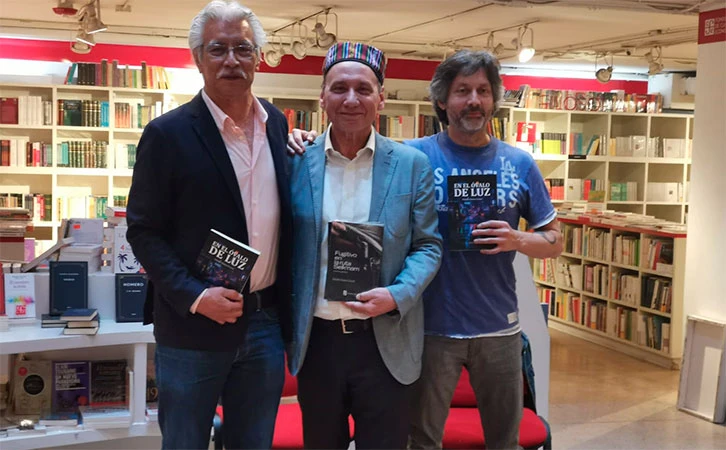 Presenta escritor chileno Claudio Suárez su primer libro de relatos