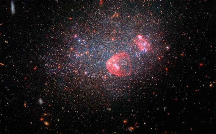 Nasa capta galaxia similar a una “bola de nieve"