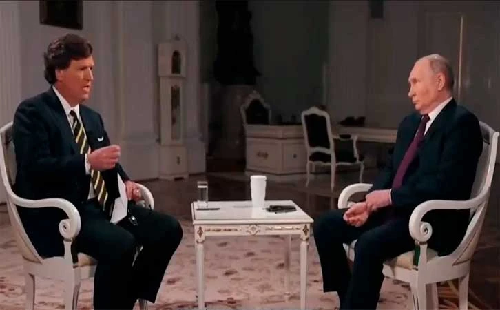 Periodista Tucker Carlson entrevista a Vladimir Putin
