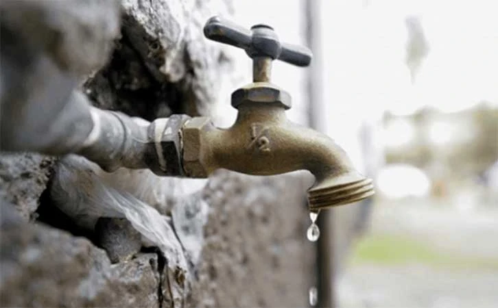 Concesionarios extraen 33 mil millones de litros de agua en CDMX