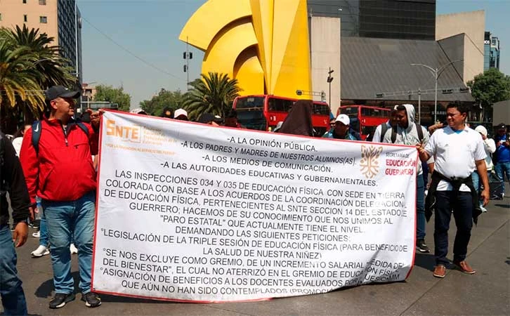 Marchan profesores de Guerrero sobre Reforma; en meses Gobierno no les ha resuelto