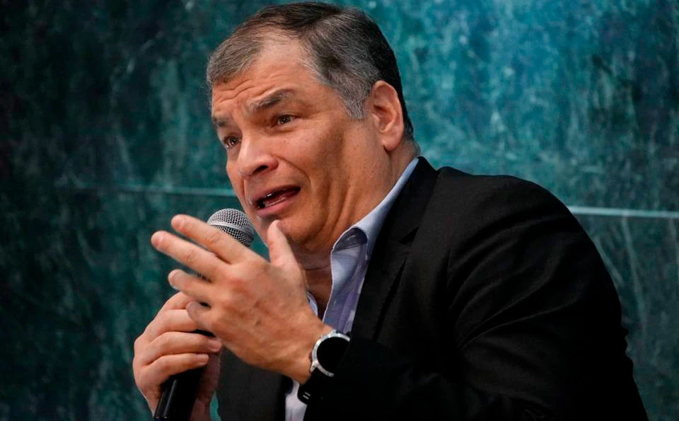 Correa condena irrupción a la embajada mexicana en Ecuador