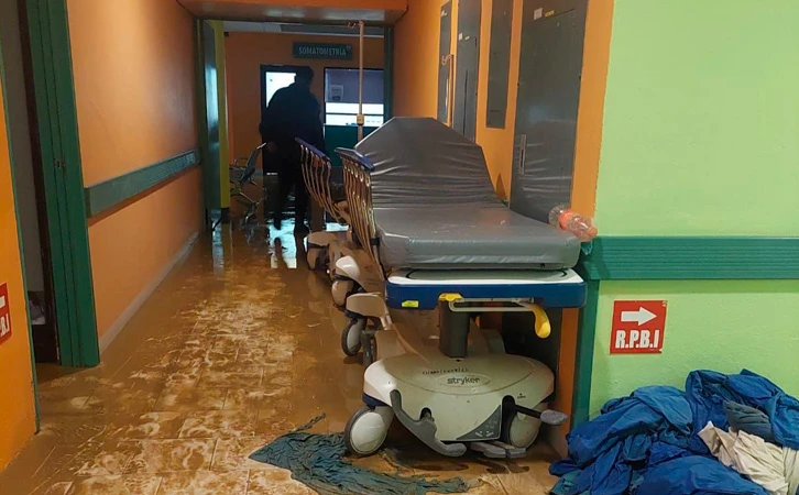 Por inundación en Hospital de la Niñez Oaxaqueña, trasladan a 13 menores