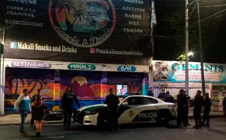 Mueren dos jóvenes por balacera en bar Makali de Coyoacán