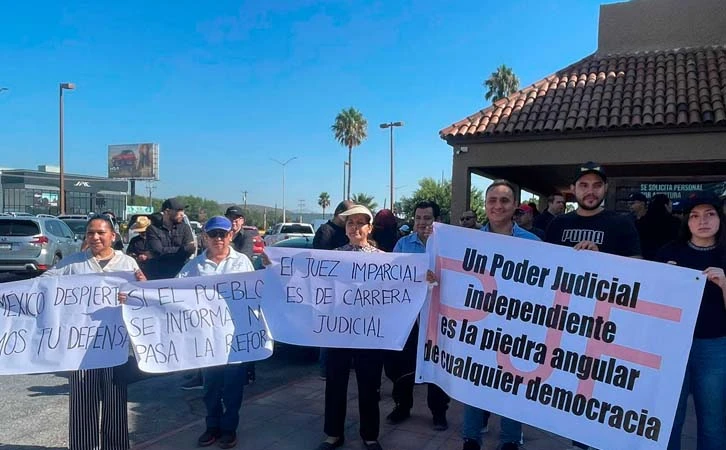 Protestan trabajadores del Poder Judicial por exclusión en foro de reforma