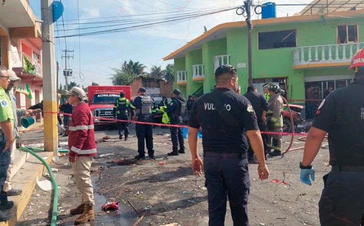 Explota pirotecnia en fiesta patronal de Tepetlixpa