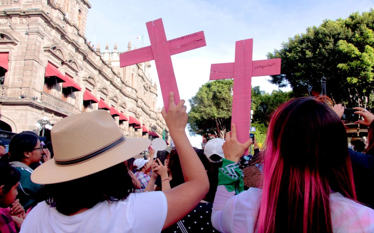 Exigen castigos más severos para feminicidas en Puebla