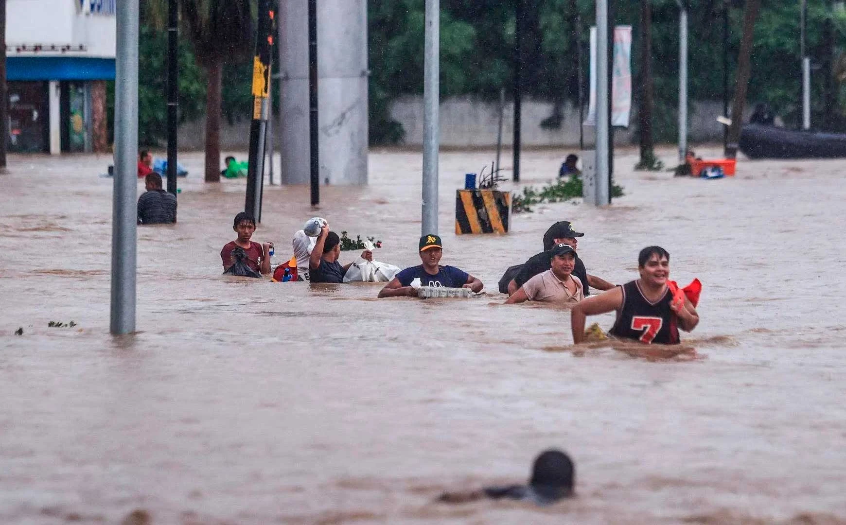 Devastación en Guerrero y Michoacán tras el paso de 'John'