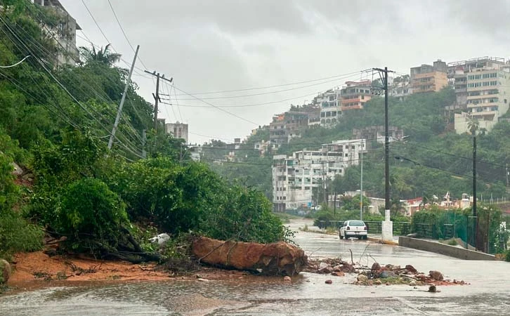 Continuarán lluvias torrenciales pese a debilitamiento de Once-E