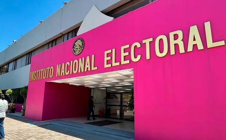 Cuenta INE con 24 horas para detener proceso electoral judicial, ordena Juez