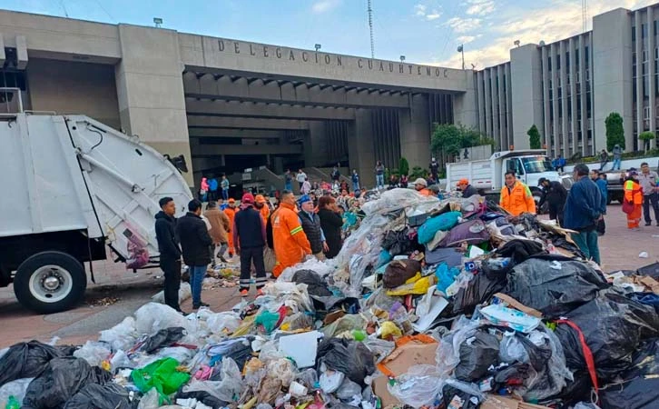 Demandan su pago trabajadores de limpieza de alcaldía Cuauhtémoc