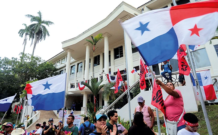 Poder total del comando sur de EE. UU. En Panamá