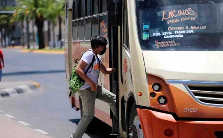 Piden transporte público gratuito para estudiantes