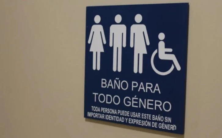 Garantizan acceso a baños públicos para personas trans y no binarias: COPRED