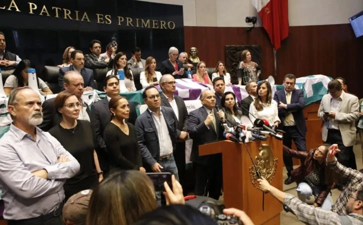 Morena va por fast track legislativo en el Senado