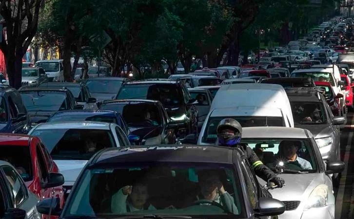 Predomina congestionamiento vial en regreso a clases