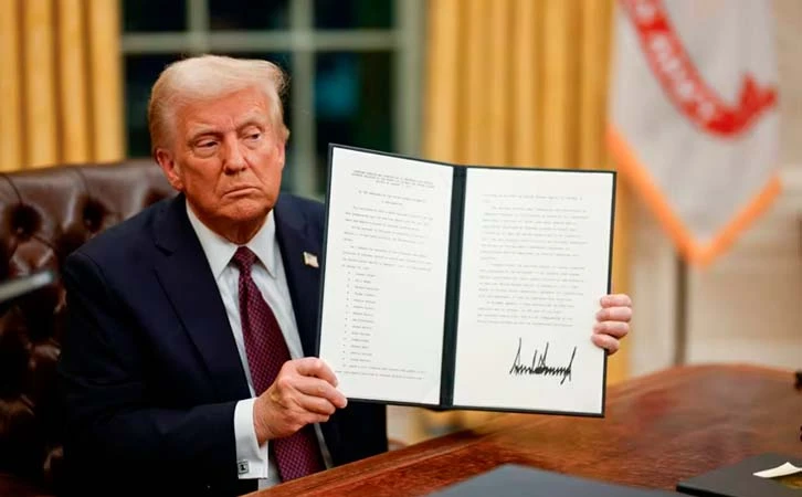 Trump firma 46 acciones ejecutivas en su primer día de mandato