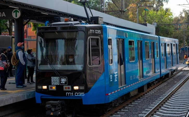 Trabajadoras de trolebuses y Tren Ligero, sin uniformes ni herramientas desde hace 3 años