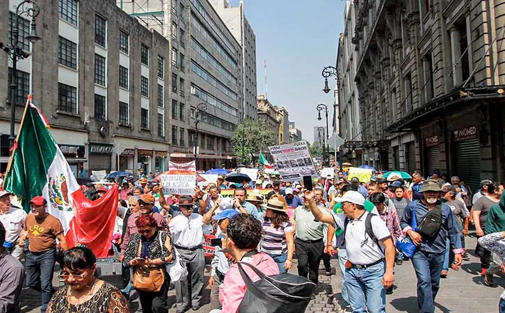 Trabajadores anuncian movilizaciones para defender sus aportaciones al Infonavit