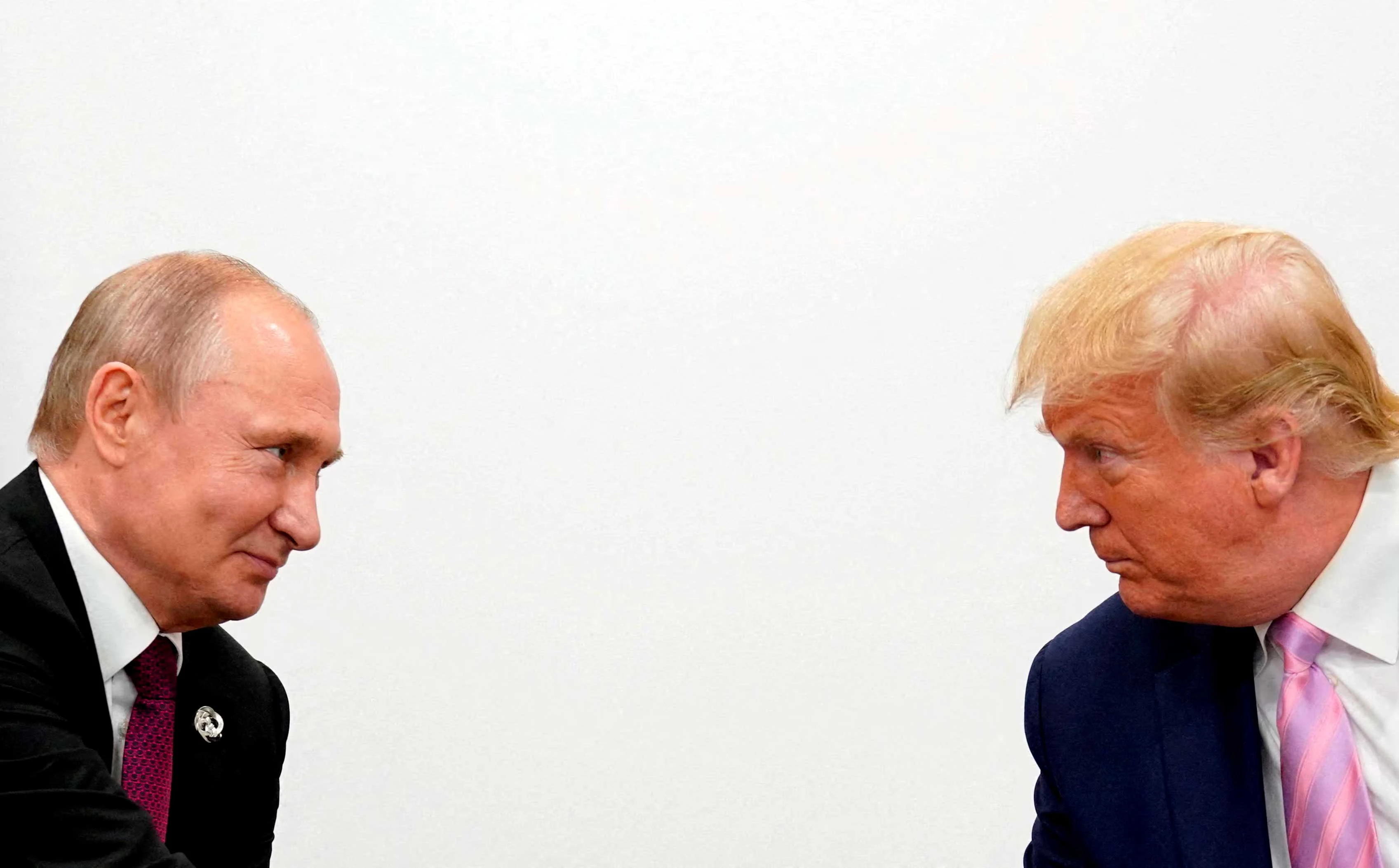 Tras llamada telefónica, Putin invita a Trump a Moscú