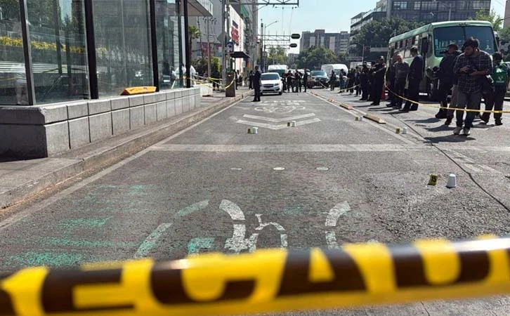 Balacera en Insurgentes Sur deja un muerto y un herido