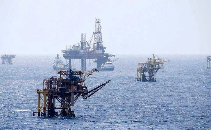 Tras ataque pirata, Pemex refuerza seguridad en plataformas petroleras de Campeche