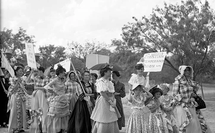 Mujeres con hachas que reventaron tabernas y el machismo decimonónico