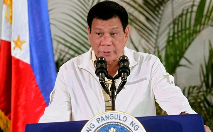 Detienen a expresidente de Filipinas por crímenes de lesa humanidad