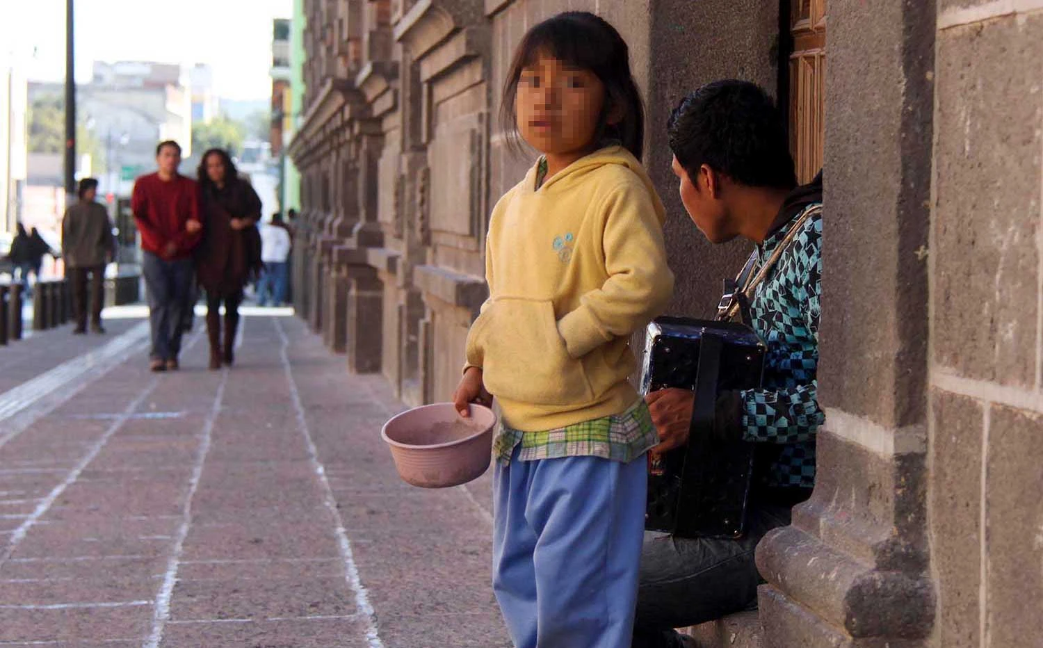 Pobreza afecta al 45.8% de los niños en México: Coneval