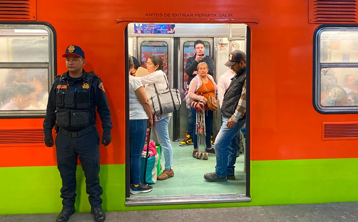 Refuerzan seguridad en Metro y Metrobús de CDMX por denuncias de ataques con sedantes