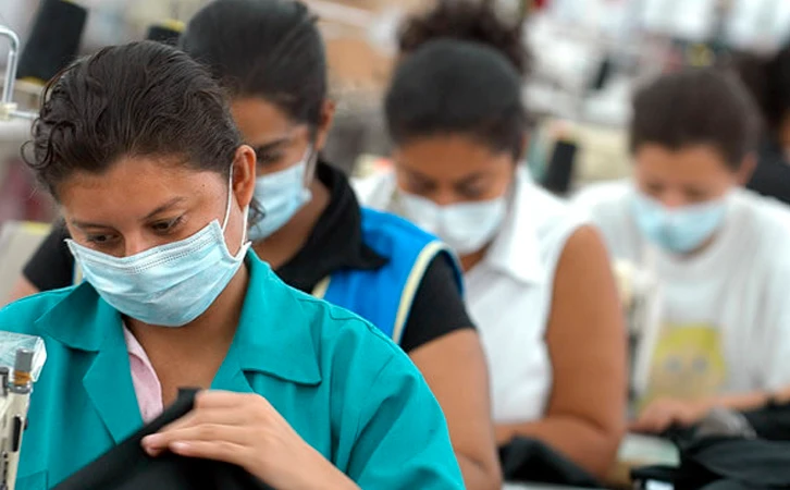 Mexicanas mientras más trabajan menos perciben