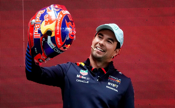 El piloto mexicano Checo Pérez podría regresar a la Fórmula 1 con Cadillac