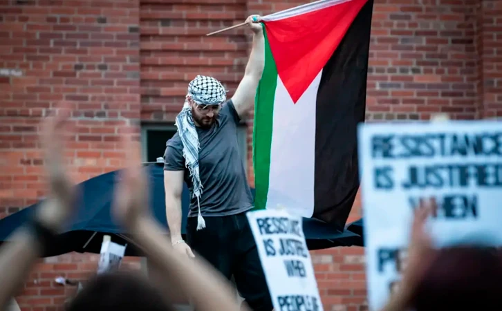 Detienen a universitarios por protesta propalestina en Universidad de Washington
