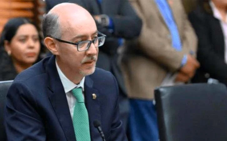 Renuncia rector de UAEMex, Carlos Eduardo Barrera