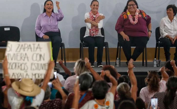 Mujeres demandan seguridad en acto público de Sheinbaum