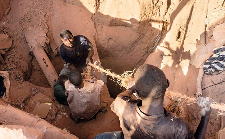 La guerra de occidente por minerales estratégicos