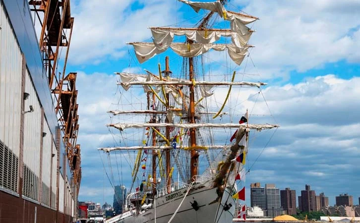 Tres veces pidió auxilio Buque Cuauhtémoc antes de chocar con puente