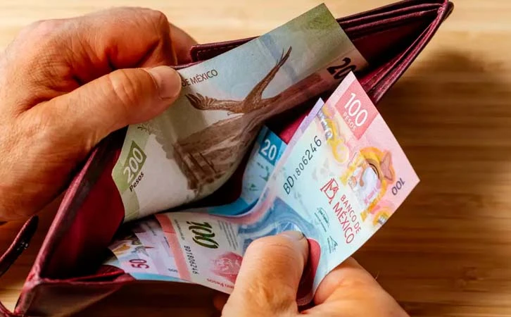 Economía mexicana roza la recesión tras crecer sólo 0.2%