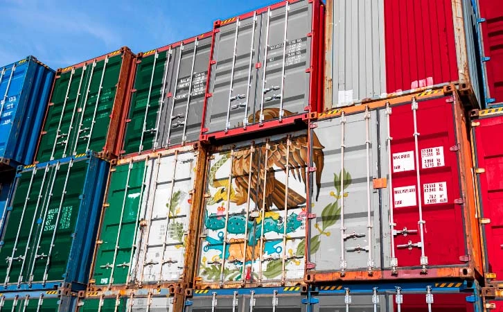 Disparidad económica: crecen exportaciones, pero bajan importaciones