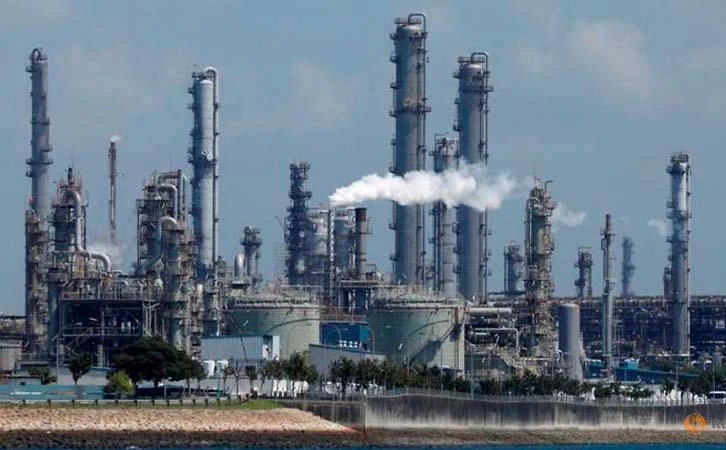 Doble golpe para el sector energético: Pemex no despega y Shell se retira