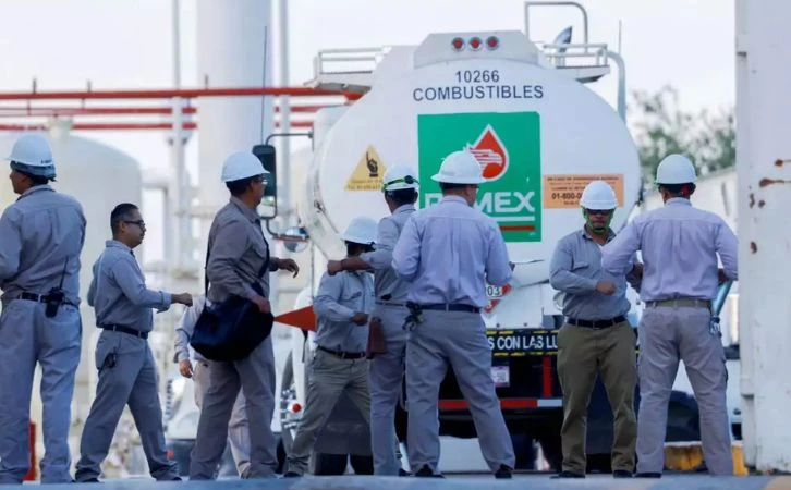 Proveedores de Pemex cesarán operaciones en julio; demandan mesa de negociación