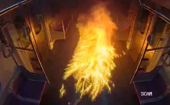 Acusan de terrorismo a hombre que prendió fuego en el Metro de Corea