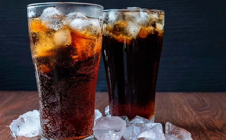 OMS impulsa aumento de precios a refrescos y otros productos nocivos para la salud