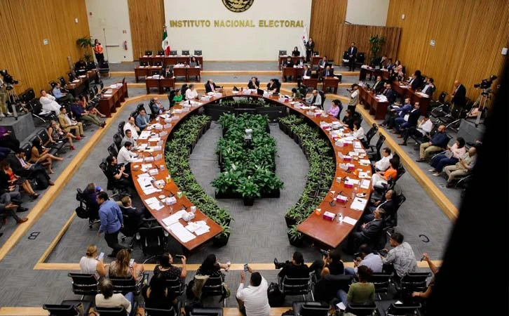 Morena impone restricciones a senadores que buscan gubernaturas