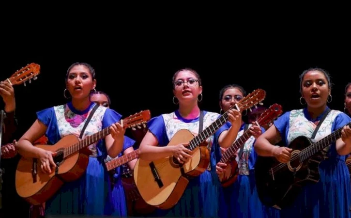 Divulgar la cultura es defender la Patria