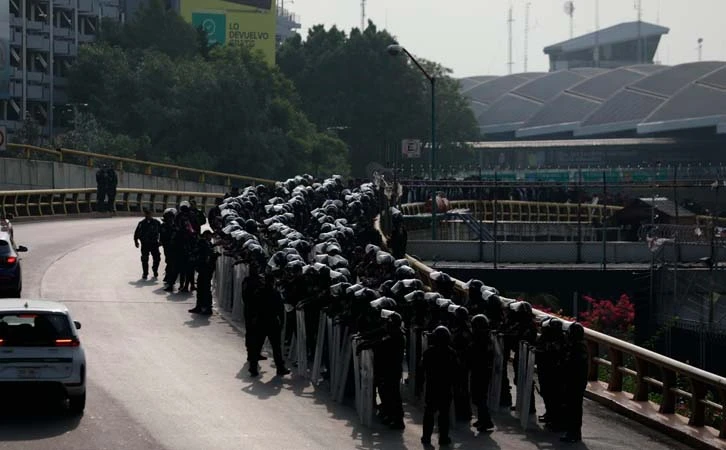 Blindan aeropuerto de la CDMX por posible protesta de maestros