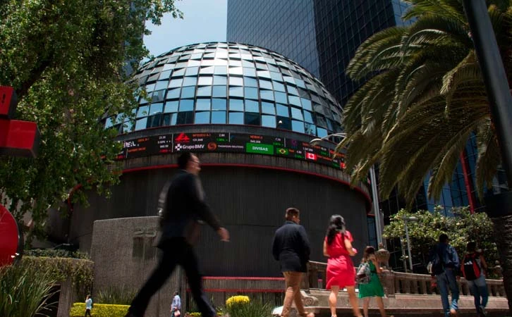 Peso y Bolsa Mexicana pierden terreno por tensión en Medio Oriente