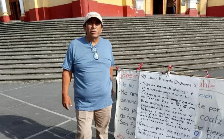 ¡No andaba muerto, estaba en reunión! Ricardo Ordóñez recibe atención en Veracruz