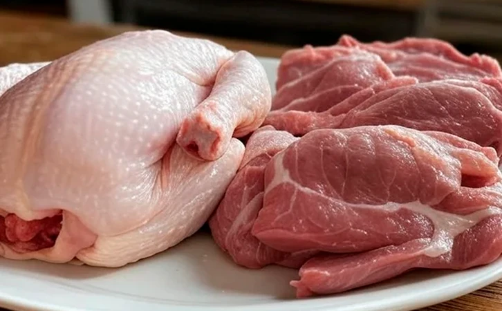 Pollo y pierna de cerdo de EE. UU., bajo revisión por posibles sanciones
