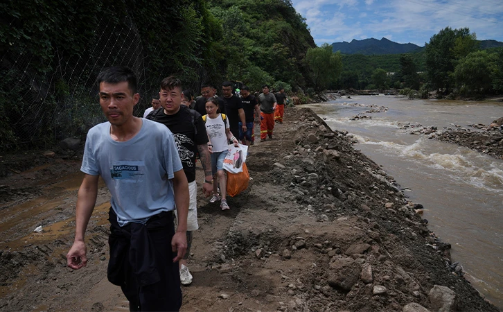 Autoridades mantienen alerta máxima en China por lluvias